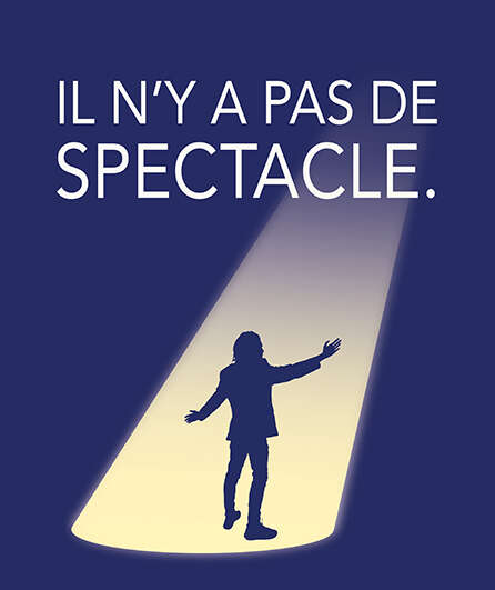 Affiche du spectacle. Un dessin d’une silhouette sous un faisceau de lumière, comme déclamant un discours le bras tendu en l’air.